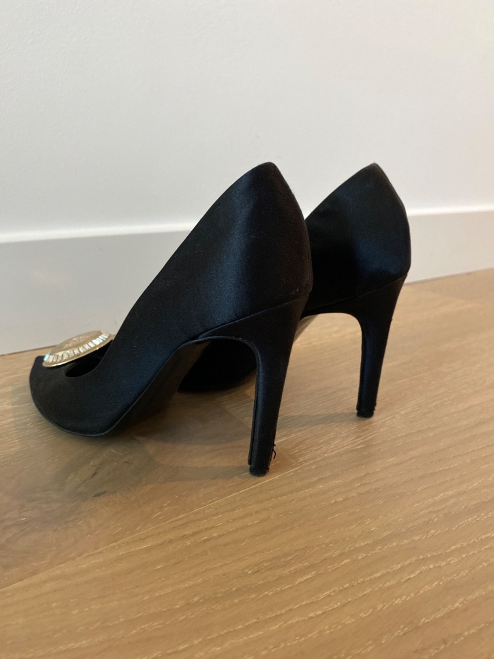 Versace Pump - Picture 3 of 4